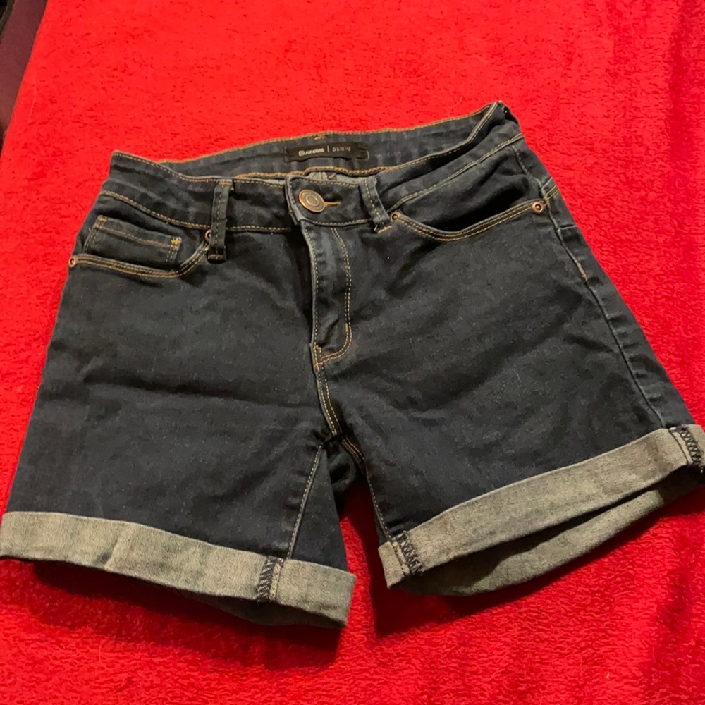 Ladies low rise denim shorts